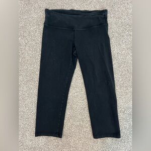 Old Navy Black‎ Capri Leggings